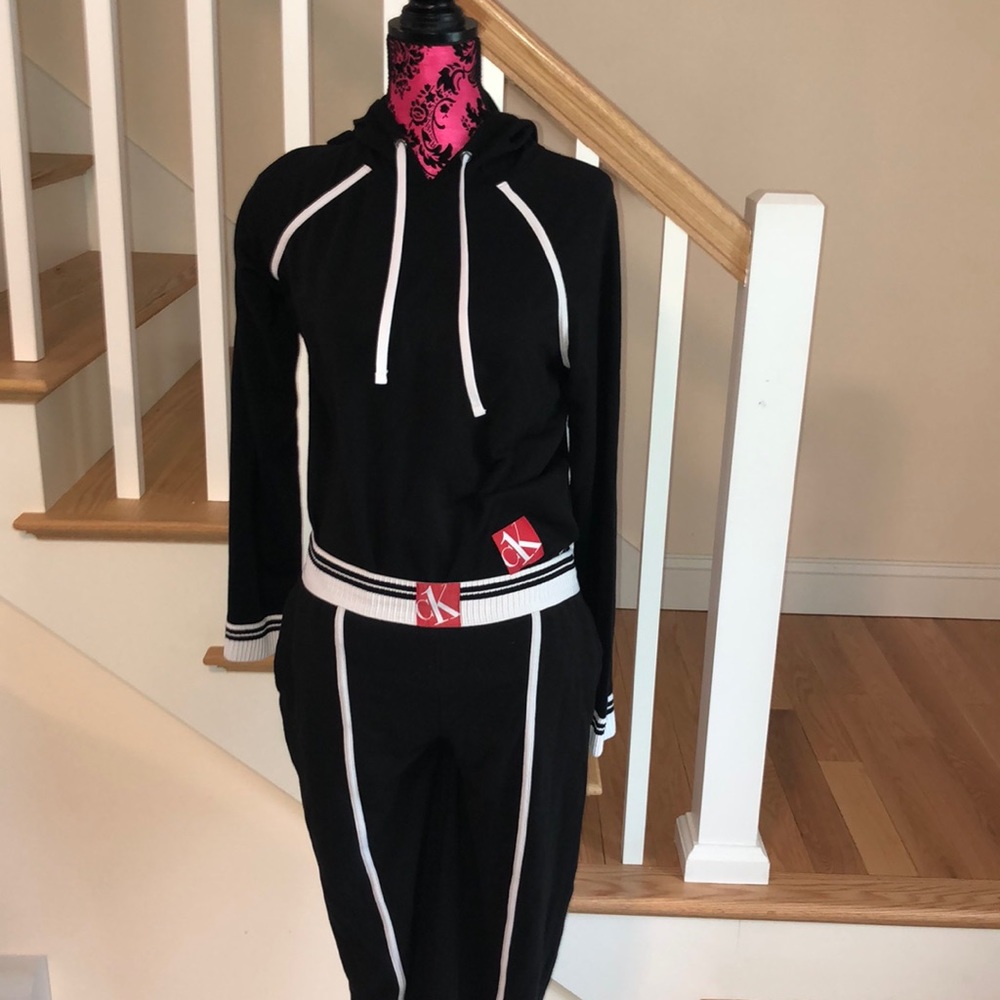Calving Klein sweatsuit set
